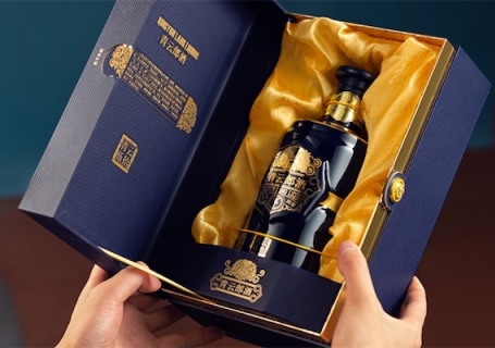 周口青云郎酒年份酒为什么比飞天茅台贵那么多，定价是否合理？值得收藏回收吗？