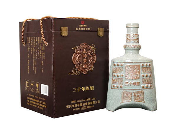 周口咸亨酒店太雕黄酒回收太雕三十年陈酿绍兴黄酒1.5kg礼盒装
